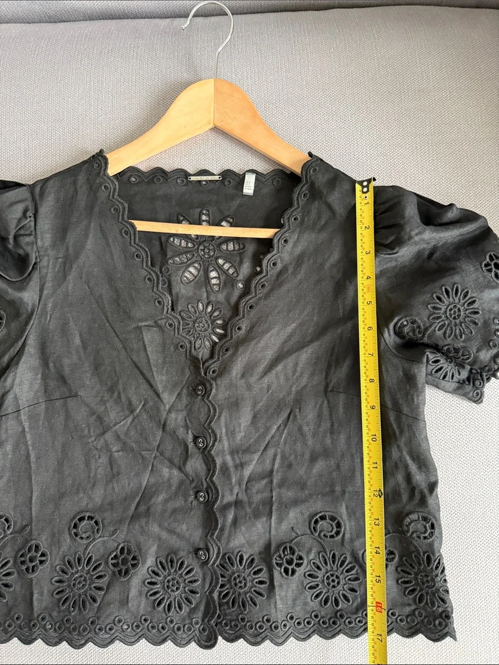 Elie Tahari Linen Blend Black Eyelet Scalloped Button-Front Blouse Size S - Picture 6 of 9